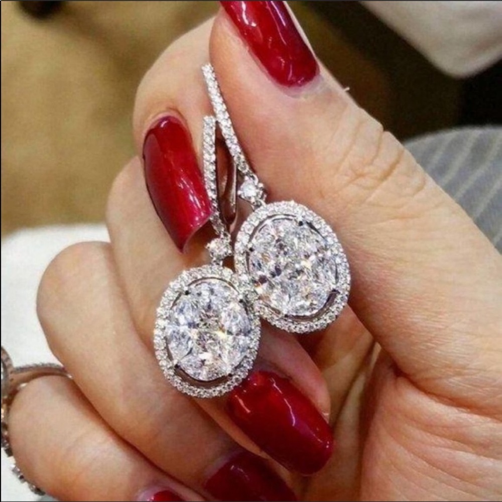 NEW 18K WHITE GOLD OVAL DIAMOND EARRINGS - Picture 4 of 4
